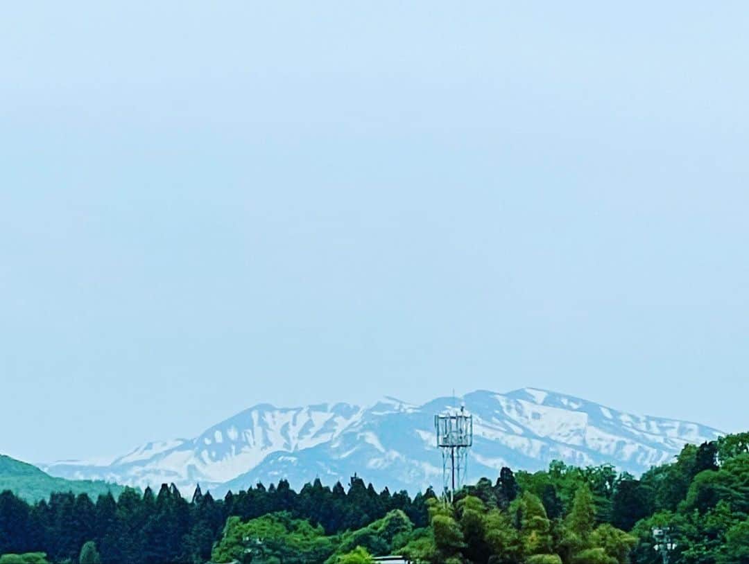 市井紗耶香さんのインスタグラム写真 - (市井紗耶香Instagram)「また季節を変えて訪れたい ずぅっと粟ヶ岳の美しさに魅了された 旅でした  #粟ヶ岳  #新潟 #三条  #五十嵐川」5月22日 15時20分 - sayakaichii