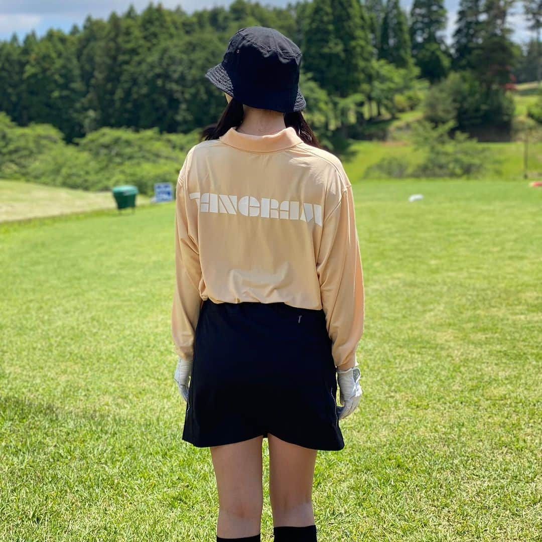 入来茉里さんのインスタグラム写真 - (入来茉里Instagram)「6回目のラウンド🏌️‍♀️⛳️ スコア 121⛳️ 焦らずこつこつ。 今日は初夏を感じるくらいの日差しもあって すごく気持ちよかったよ〜🌿 ウェアは バケハもトップスもTANGRAM  @tangram_tokyo   #ゴルフ #golf #ゴルフコーデ #ゴルフウェア #ゴルフ女子 #tangram #tangramgolf #tangramwear  #バケハ #ゴルフ初心者 #ゴルフ女子コーデ  #初心者 #上手くなりたい #ゴルフ場」5月22日 16時23分 - iriki.mari_official