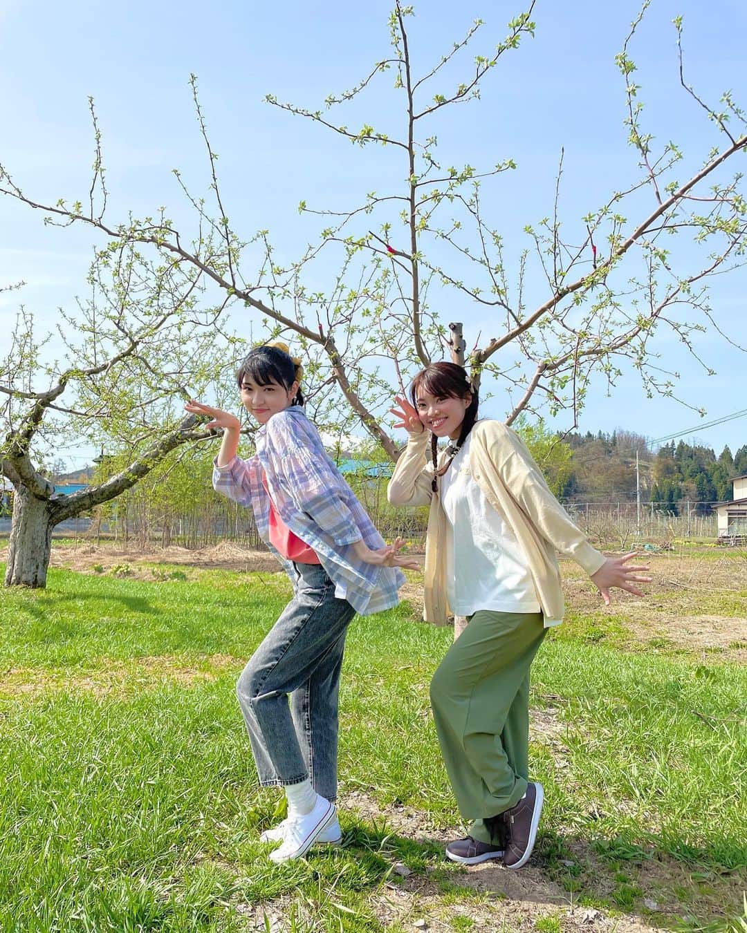ジョナゴールドさんのインスタグラム写真 - (ジョナゴールドInstagram)「♥ #いいふる #ライトオン #righton #春コーデ #spring  #3枚目はエビポーズ #🦐」5月22日 17時13分 - jonagold_0323