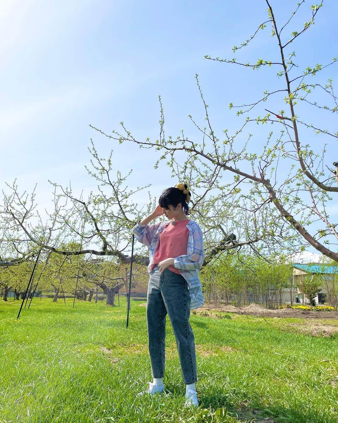 ジョナゴールドさんのインスタグラム写真 - (ジョナゴールドInstagram)「♥ #いいふる #ライトオン #righton #春コーデ #spring  #3枚目はエビポーズ #🦐」5月22日 17時13分 - jonagold_0323
