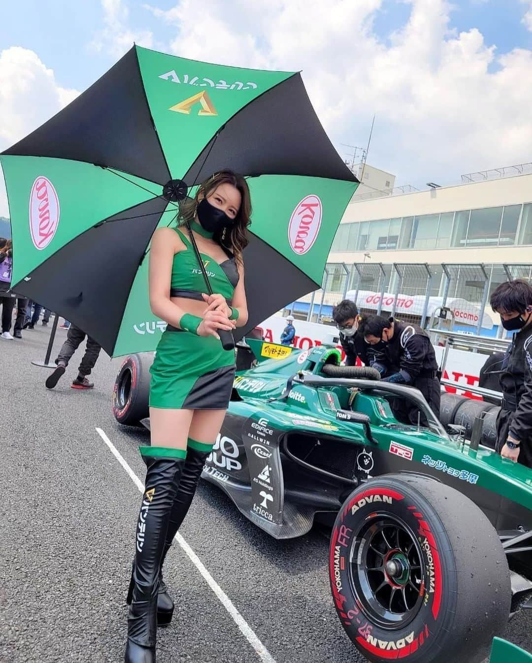 吉美あやさんのインスタグラム写真 - (吉美あやInstagram)「SUPER FORMULA Rd.4🐮 決勝結果は37号車が5位、 36号車が19位となりました🏎🏁✨ 宮田選手おしかったぁぁ🥺 沢山の応援ありがとうございました🙏💚  少しづつですがマスク無しで 立てる事も増えてとても嬉しいです🥰  次は6月のSUGO戦🏎✨ 引き続きTEAM TOM'Sの応援を よろしくお願いします(,,･ω･,,)  #TomsRacing #SFormula #オートポリス #selfie #셀카 #셀스타그램 #소통 #촬영 #레이싱모델 #모델 #일본여자 #japanesegirl #followme #レースクイーン #RQ #吉美あや #モデル #ポートレート #写真好きな人と繋がりたい #ファインダー越しの私の世界 #photography #pic #picture」5月22日 17時21分 - aya_yoshimin