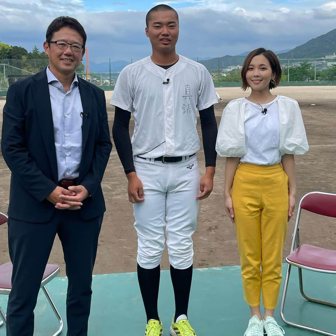 ヒロド歩美さんのインスタグラム写真 - (ヒロド歩美Instagram)「GET SPORTS 25:30〜(※一部地域除く)  広陵高校特集をお伝えします⚾️ 今年も熱闘甲子園キャスターをつとめる古田敦也さんと私ヒロドで、"広陵のボンズ"こと真鍋彗くんを取材しました！ また、3.4.5番バッター対談も✨3番の小林隼翔くん、5番の内海優太くんと３人の関係性にも注目です☺️  第一印象は、とにかく大きい身体です‼️ これまで出会った球児の中で1番大きいっ！わっ！と思ったかもしれません🤔  #広陵高校 #熱闘甲子園」5月22日 19時34分 - hirodo_ayumi