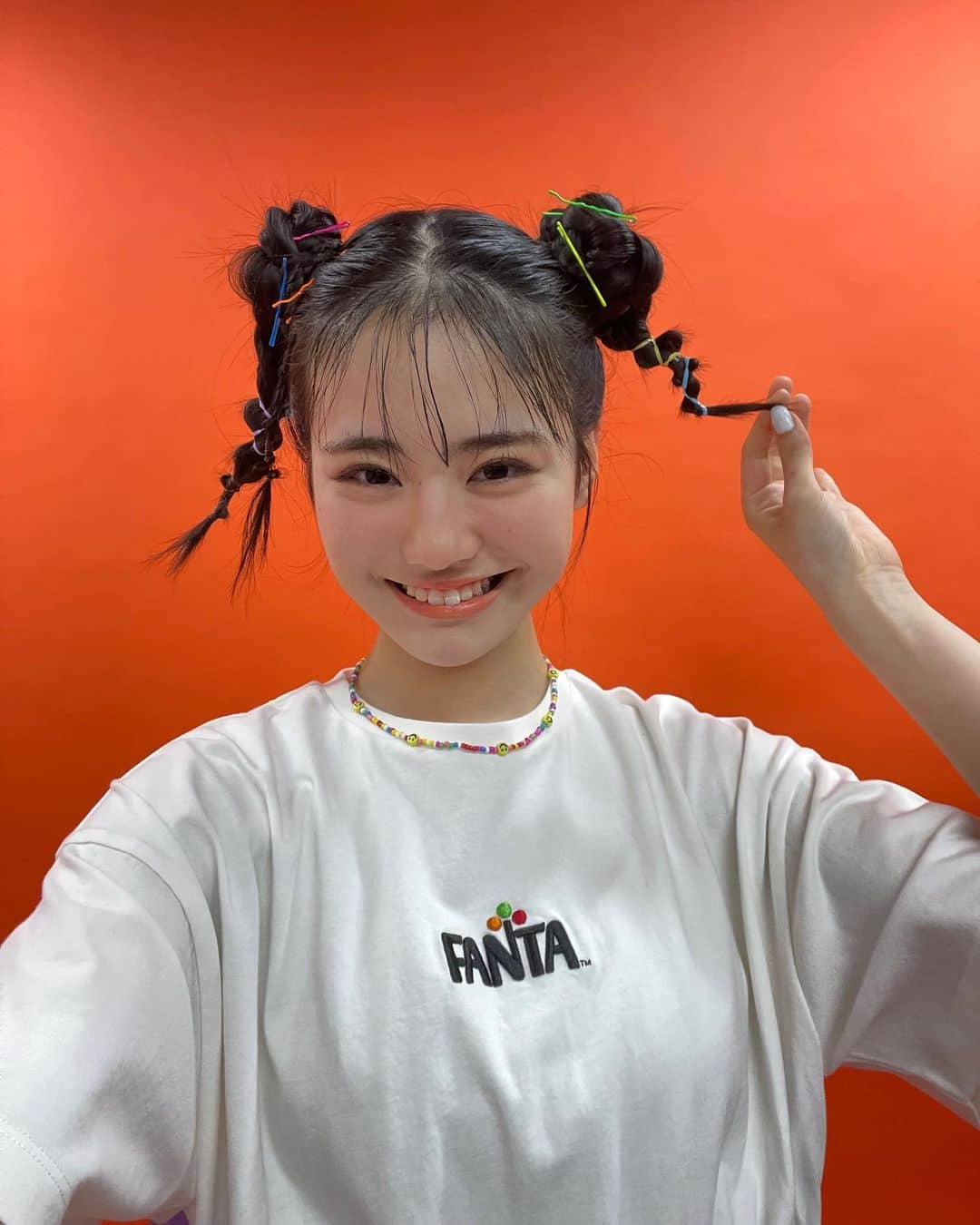 関谷瑠紀さんのインスタグラム写真 - (関谷瑠紀Instagram)「. この時のヘアほんとに天才的に可愛かった… ヘアメイクさんありがとうございますっ！ ⁡ もちろんピンクラテのお洋服も天才的に可愛いから みんなチェックしてね〜🧡 (ちなみにこれはドリンクコラボの服だよ〜) ⁡  #PINKlatte #ピンクラテ #ルキラテ #nicola #ニコラ #ニコモ #ニコラ6月号発売中 #関谷瑠紀」5月22日 19時41分 - ruki_0808