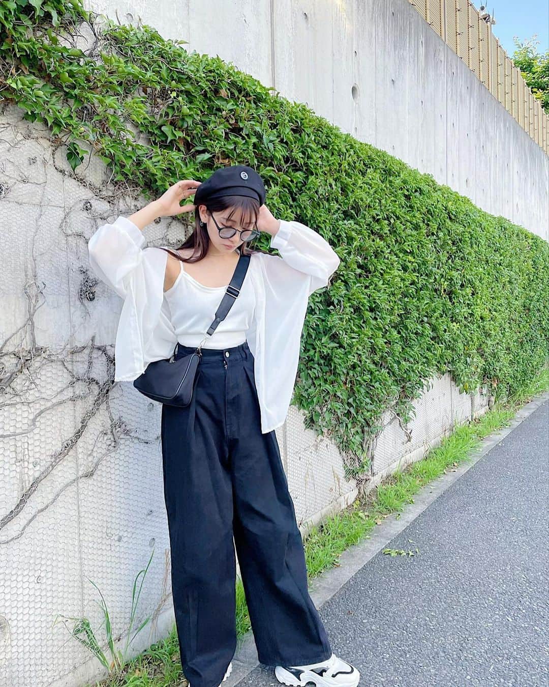 長谷川万射さんのインスタグラム写真 - (長谷川万射Instagram)「暖かくて気持ちかった休日⛅️  @grl_official さんのボトム履きやすくて太めなだぼっと感がとっても好きなの〜。  シアーシャツも同じGRLさんのだけど透け感もちょうど良くてこれからの季節活躍しそう✌︎ 　  さらっと羽織って出かけられる季節がいい〜。いまベスト、もう暑くならないで〜。  #code#grl#グレイル# プチプラ#ootd#ママコーデ」5月22日 20時59分 - mayanyam712