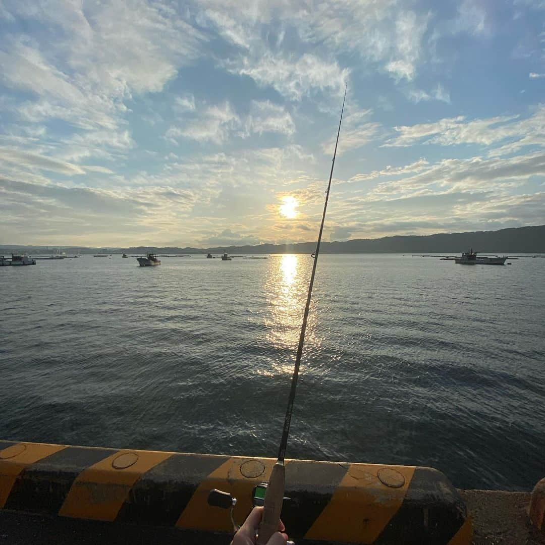 瀬戸山清香さんのインスタグラム写真 - (瀬戸山清香Instagram)「宮崎帰ってたよ〜🏝  海も行ったし、釣りもしたし、おいしいご飯も食べたし、ブランコも乗ったしw  やっぱのんびりしてて、人がいなくて、ゆったりしてると落ち着きますわ😩✨  結構お天気怪しかったんだけど、お出かけする日は雨降らなくて良かった♪ 夏海行きたいからまた帰りたいけど、北海道行くし🧐  悩ましい…  #宮崎 #都城 #宮崎娘 #九州 #ブランコ #ブランコのハッシュダグあったw」5月23日 0時26分 - setoyama_sayaka