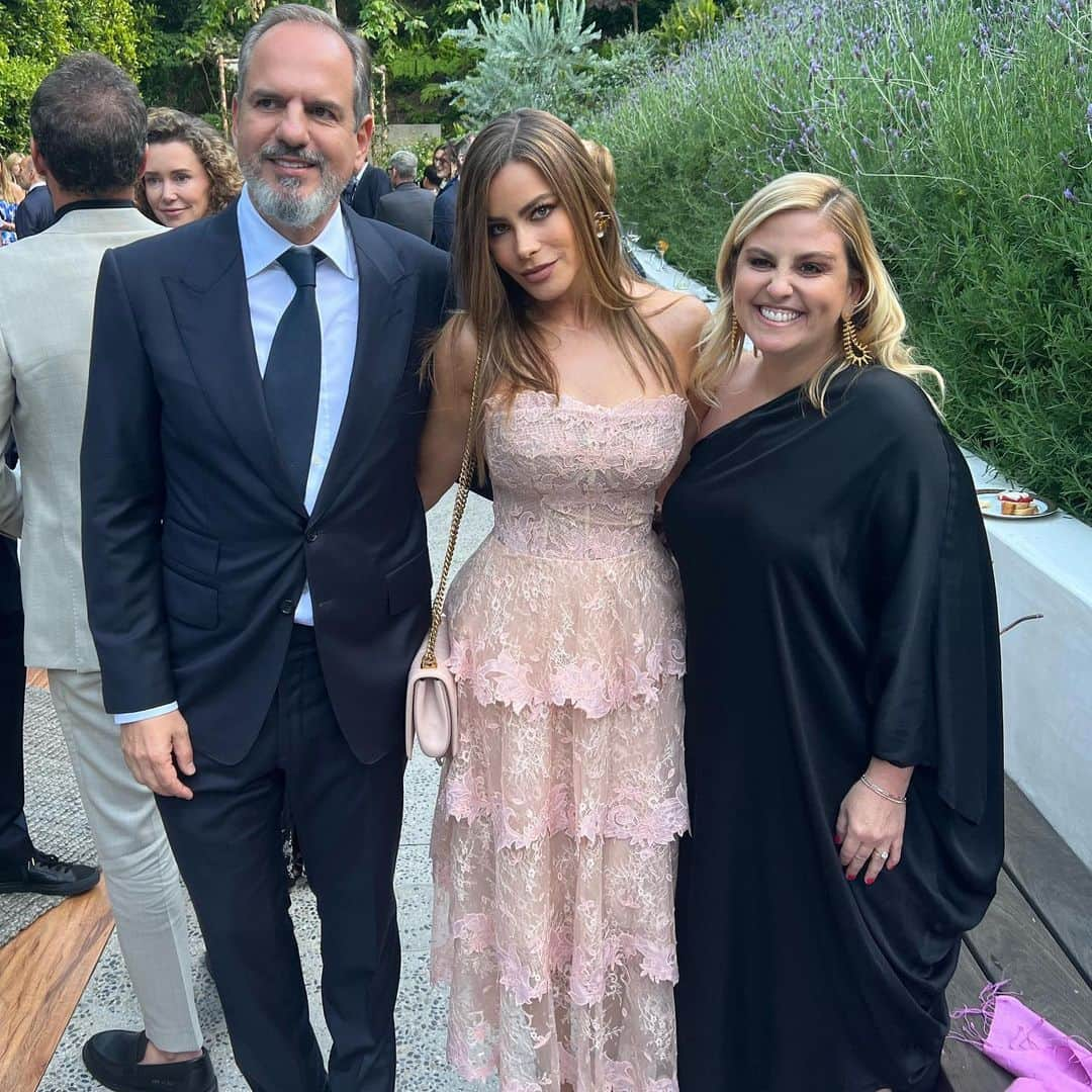 ソフィア・ベルガラさんのインスタグラム写真 - (ソフィア・ベルガラInstagram)「Congratulations Alex and David!!! ❤️❤️❤️❤️❤️」5月23日 11時04分 - sofiavergara