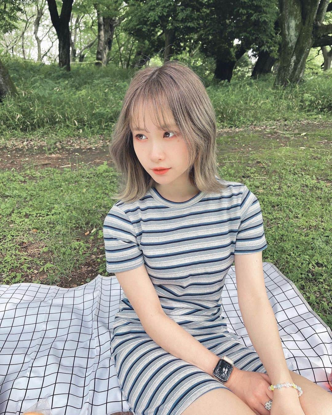 増井みおさんのインスタグラム写真 - (増井みおInstagram)「蟻めちゃくちゃいた  #picnic #ピクニック　#shein  #tshirt  #tシャツコーデ #楽ちんコーデ #公園デート #公園フォト」5月23日 13時22分 - mio006