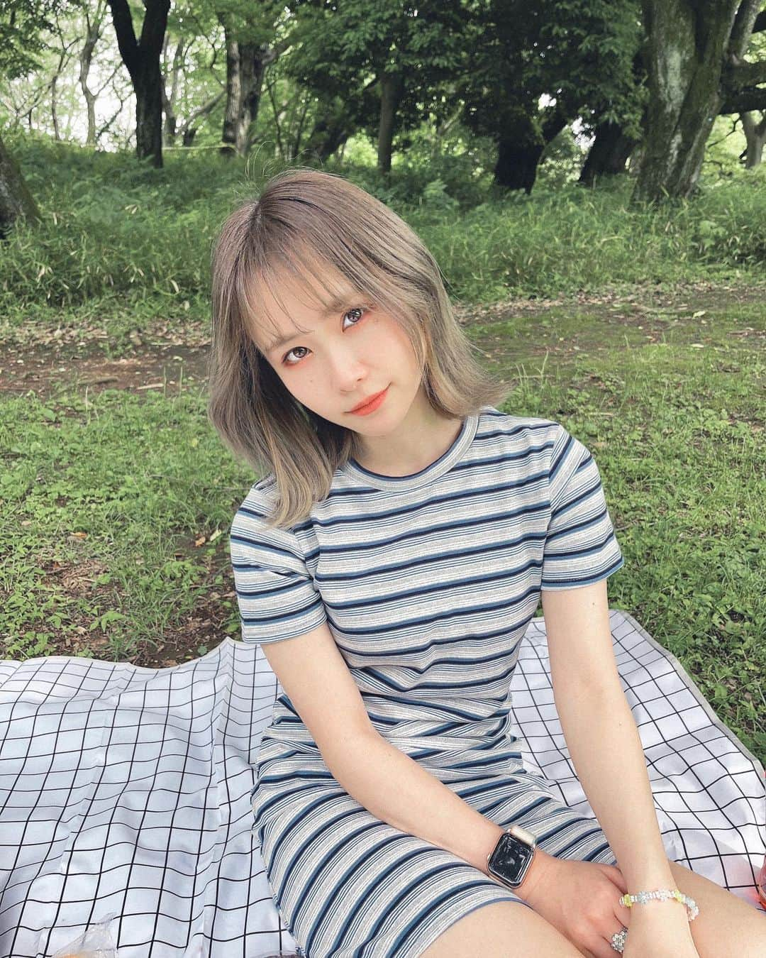 増井みおさんのインスタグラム写真 - (増井みおInstagram)「蟻めちゃくちゃいた  #picnic #ピクニック　#shein  #tshirt  #tシャツコーデ #楽ちんコーデ #公園デート #公園フォト」5月23日 13時22分 - mio006