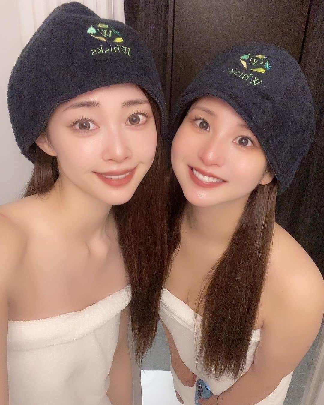 安田七奈さんのインスタグラム写真 - (安田七奈Instagram)「さくらとMajestyで サ活してきました♨️ さくちゃん誘ってくれて ありがとう🤭  24h完全個室の ジムandサウナ🧖‍♀️  皆さんご存知だと思いますが このさくらさんが イメージガールです🌸  サウナはセルフロウリュウありで 91〜4℃くらいでした！ 会員部屋は 水風呂に冷水が出る蛇口があって 都度新しく冷たい水が 溜められて👍  サウナ室からテレビも見れて📺 15分の砂時計が付いてました⏳ (目盛で5.10.15分が計れる)  二人で一部屋 使わせていただいたので 追加の整いイスが最高でした🥺  外気はないけど窓が空いて ビル風が入るし 冷房が当たるように 椅子を置けば充分😉  しっかり整えましたぁ🥰🥰🥰  また行きたい😍‼︎  #サウナ女子  #サ活 #個室サウナ #プライベートサウナ  #安田七奈 #なーちゃ #レースクイーン #rq #ラウンドガール #グラビア #グラビアアイドル #グラドル #インスタグラビア#美乳 #水着 #ビキニ #ムチムチ #むちむち #セクシー #セクシー美女 #followme #japanese #japanesegirl #instagood #instalike #photooftheday #팔로우 #얼스타그램 #粉我 #非常好 ⠀ ⠀」5月23日 19時03分 - nana_yasuda