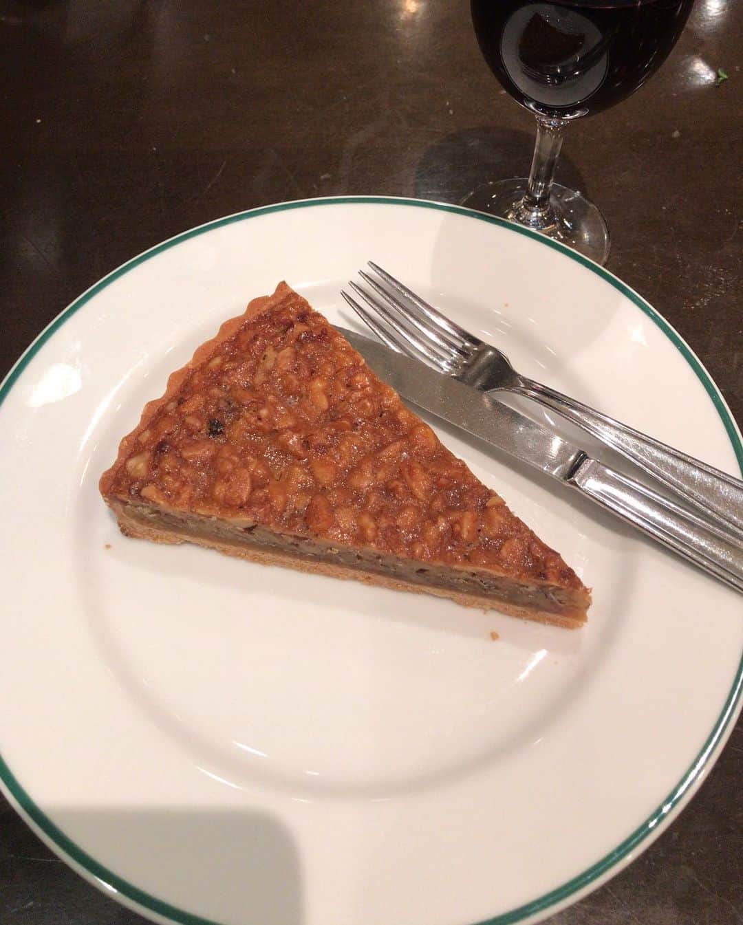 小川知子さんのインスタグラム写真 - (小川知子Instagram)「ビストロで初お一人様ご飯〜  訳あってホテル滞在  主人も出張 お風呂の修理 なので ホテルに泊まろ〜って決めた。東京のホテルに泊まることは滅多にないですから、新鮮です。  初めて外で一人のご飯なのでウキウキ。  食べすぎた！  #お一人様ご飯を楽しく  #完食 #ホテル滞在 #小川知子」5月23日 19時32分 - tomoko_ogawa_
