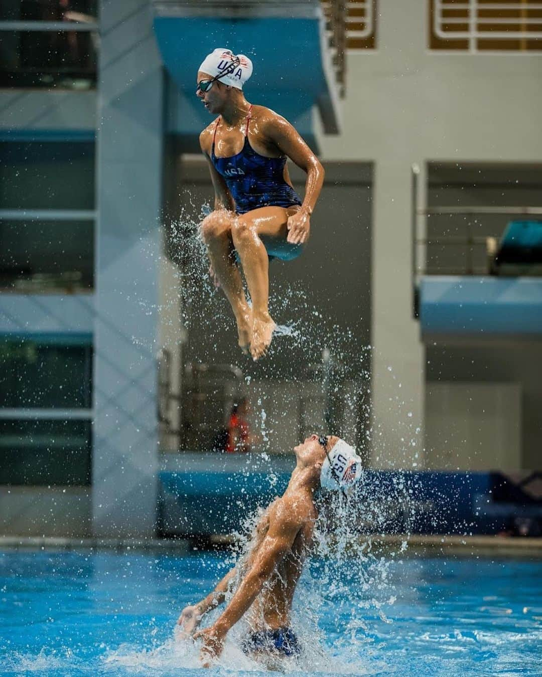 アンドレア・フエンテスさんのインスタグラム写真 - (アンドレア・フエンテスInstagram)「Some vertical shots from this week in Athens for the @fina1908 Superfinal! Lots of hyped moments lots of learning lessons and lots of things to do to kill it at Worlds soon!!! Let’s go USA!!! @artswimusa」5月23日 22時52分 - andreafuentes83