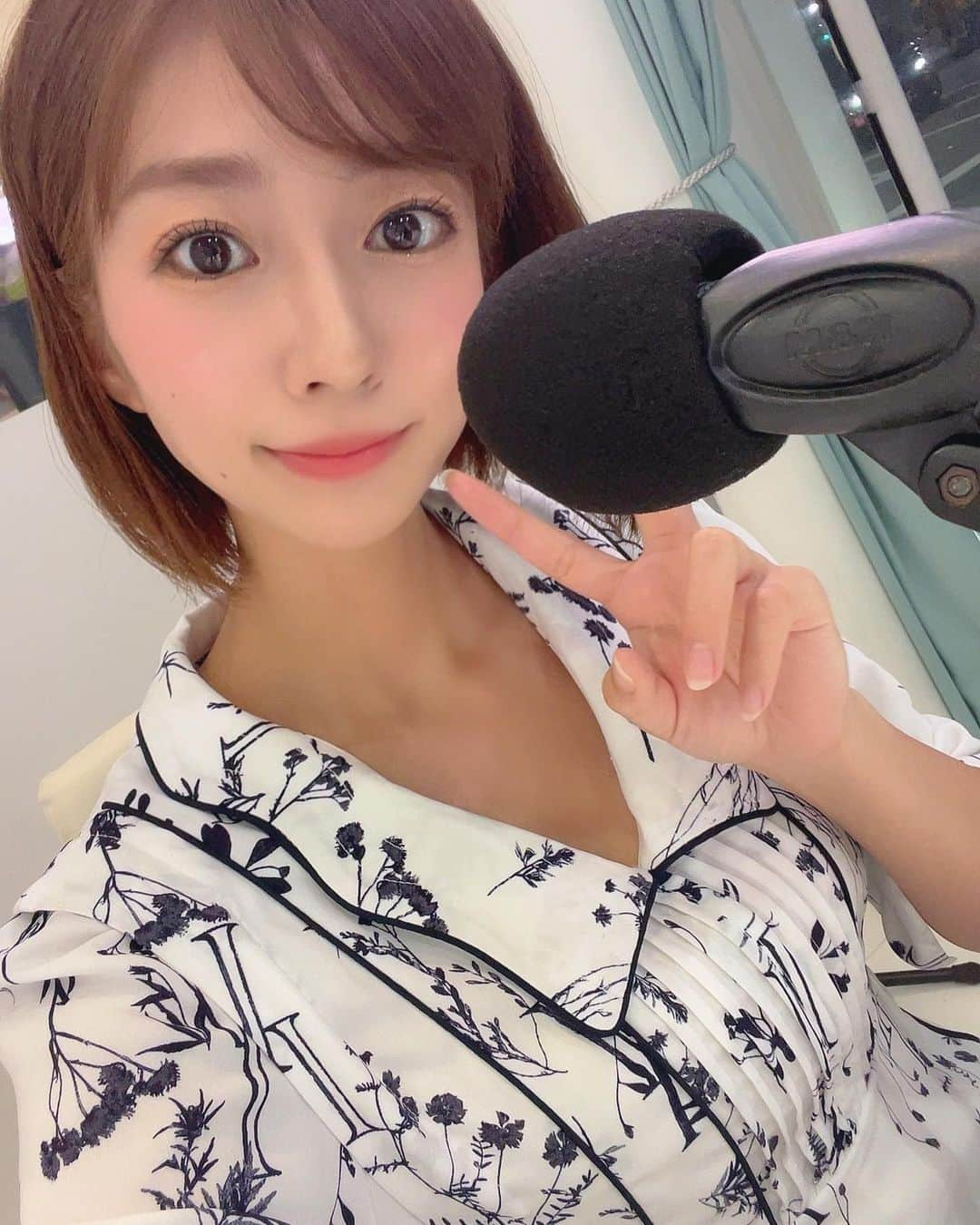 大貫彩香さんのインスタグラム写真 - (大貫彩香Instagram)「お喋り楽しいです✨  📻📻📻  #ラジオ　 #ラジ生放送　 #渋谷クロスFM」5月24日 0時22分 - sayaka_oonuki