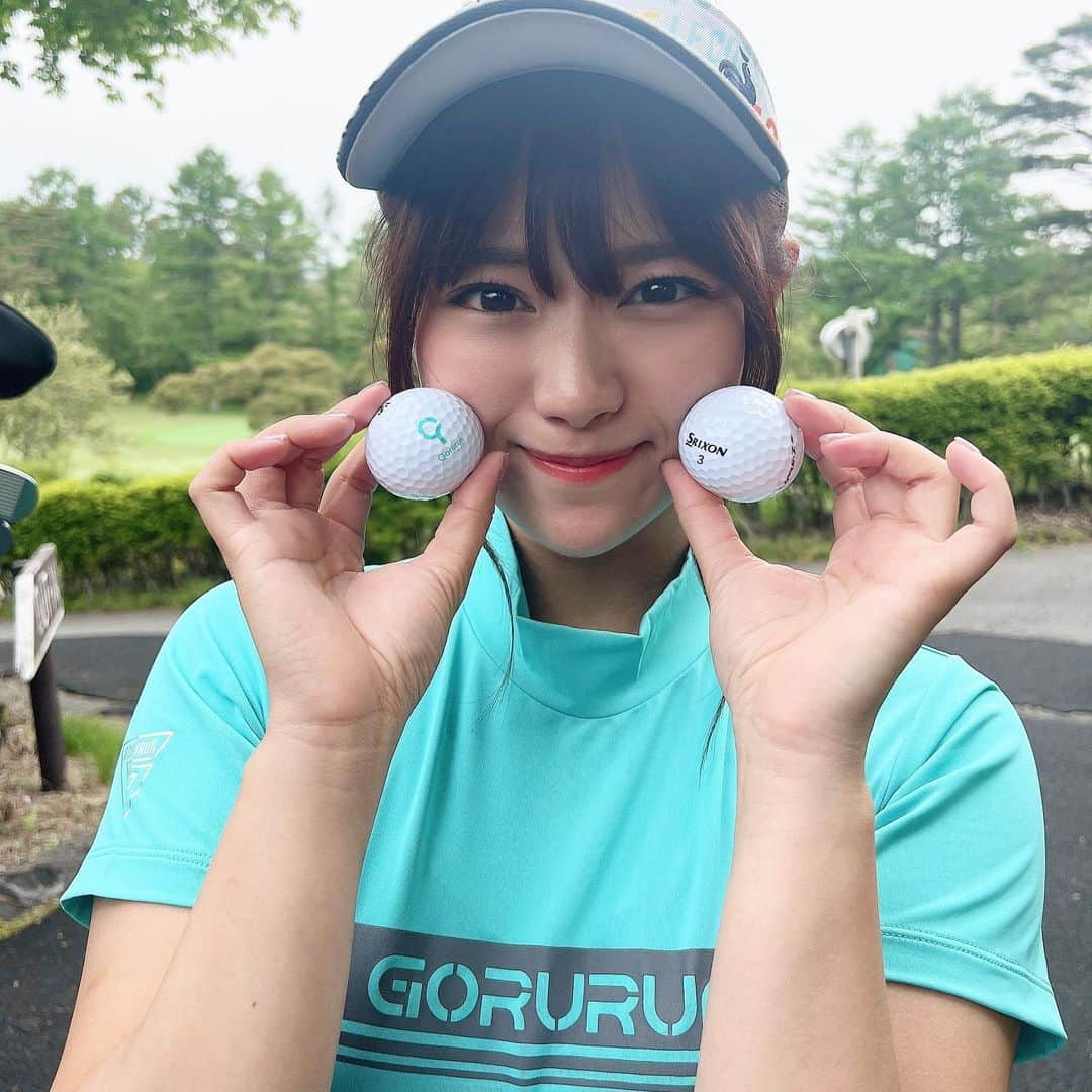 山内鈴蘭さんのインスタグラム写真 - (山内鈴蘭Instagram)「SRIXONのボールにGorurunプリントした🤭💓オリジナルボール、テンション上がる😆😆😆⛳️ ． ． 最近いろんなボール試してて SRIXON Z-STARにしてみた！！ ドライバーの打感がすごく良くの！ 柔らかいのに反発感もあって、 飛距離も伸びてる🥺🥺🥺 ． アプローチもスピンしっかり効いて手前から攻めていくときもランが出るからマネージメントが楽しみ！！ ． ． それにしても… Gorurunプリント可愛い😍😍 ． ． 好きなデザインで作るとより愛着が湧いていつもより綺麗に磨いてる自分がいる。笑笑 ． ． #ゴルフボール #スリクソン #srixon #こだわり #ゴルフ好き #オリジナル #オリジナルデザイン #オリジナルプリント #ダンロップ #dunlop #ゴルフウェア #gorurun #ゴルフコーデ #ゴルフ女子  #ゴルフ練習 #ゴルフ大好き」5月24日 11時57分 - xxsuzuranxx