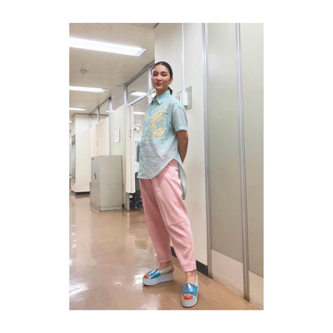 秋元才加さんのインスタグラム写真 - (秋元才加Instagram)「あさイチでの衣装です。 ミントグリーンやサックスブルーを着ると気持ちが軽やか、華やかな気分になるなぁ。  ありがとうございました☺️」5月24日 19時06分 - areasayaka