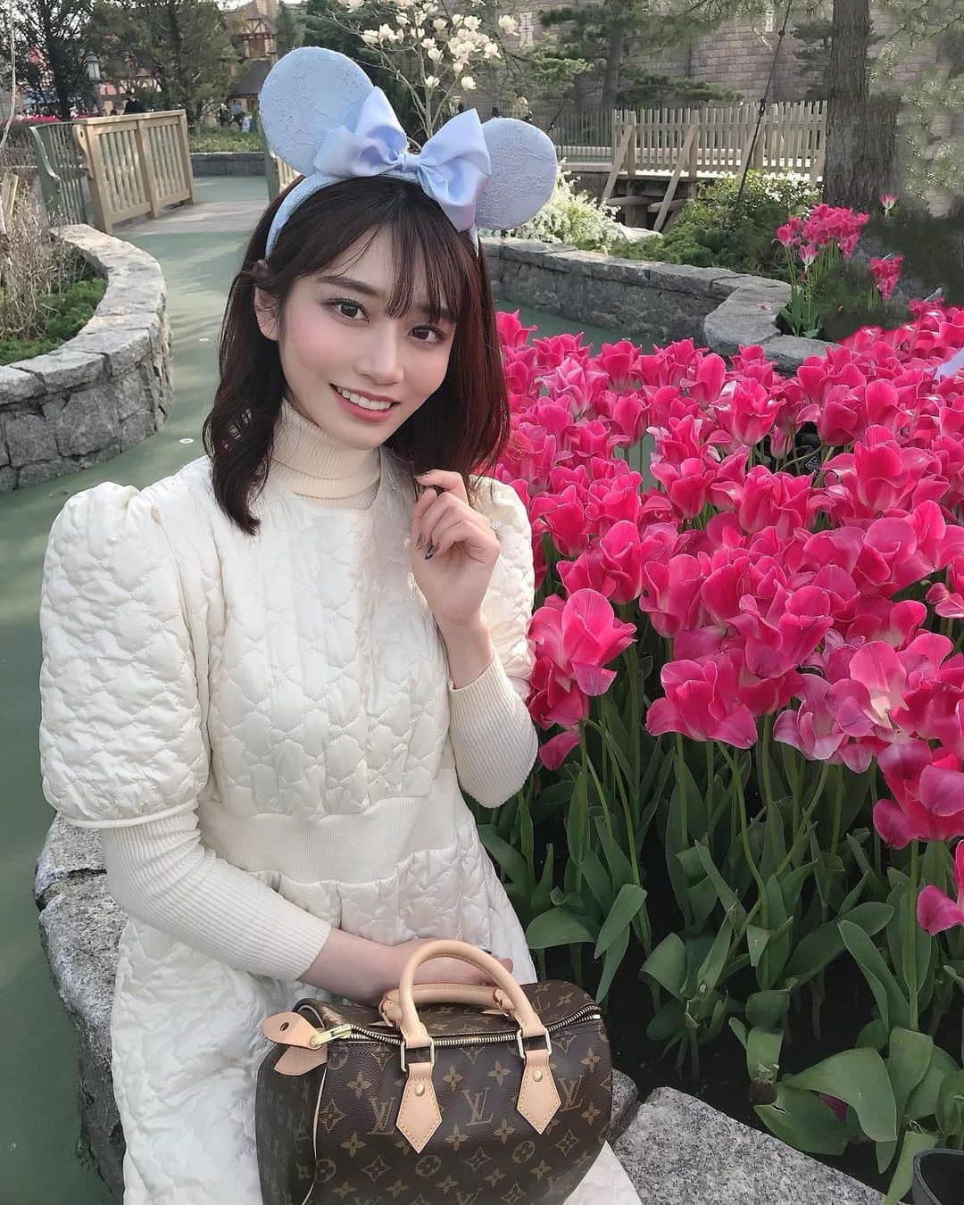 河北彩花さんのインスタグラム写真 - (河北彩花Instagram)「⁡ ⁡ ここのお花がとっても可愛くて綺麗だった🌷‥❤︎」5月24日 21時01分 - saika_kawakita__official