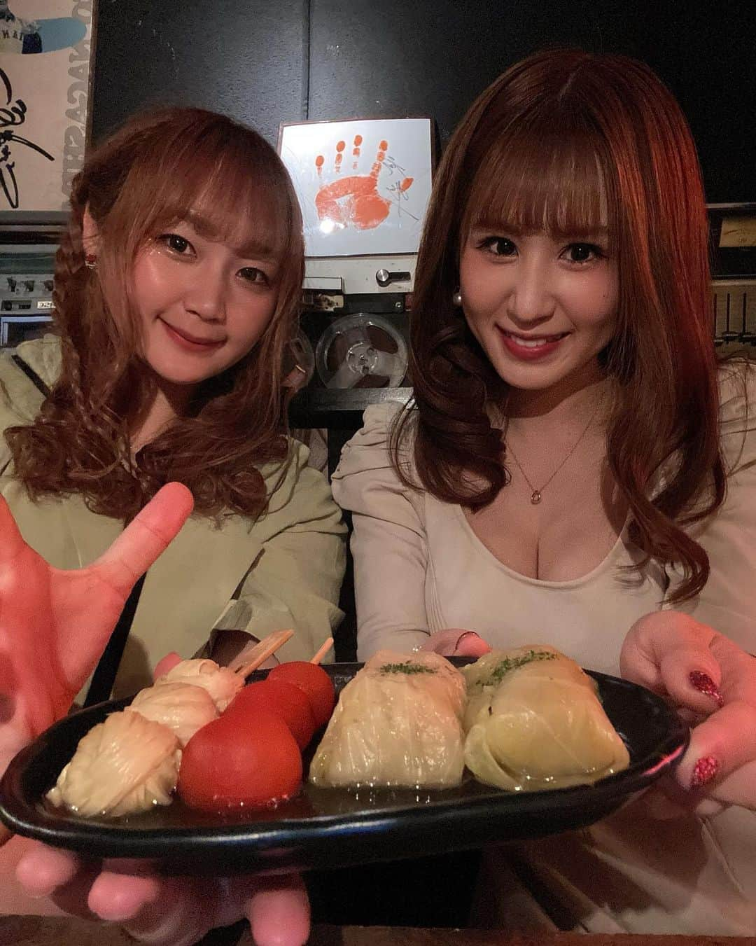 来栖あこさんのインスタグラム写真 - (来栖あこInstagram)「🍢 久しぶりのまいぷぅ☺️💕  お店におでんの屋台が4台もある 東京おでんラブストーリーさんに 行ってきたよぉぉ😯✨🍢  当たり付きのおでんがでたら 他のお客さんにあげることが できるんだって😉🌟 出会いがあるかもっっ💖  PR @lifeislive.inc #東京おでんラブストーリー #ライオンのいるサーカス #bistrofrankyhotel #裏コリドー街 #URACORI #恵比寿おでん #lifeislive #銀座おでん #トリドリベース」5月24日 22時30分 - akopai.081