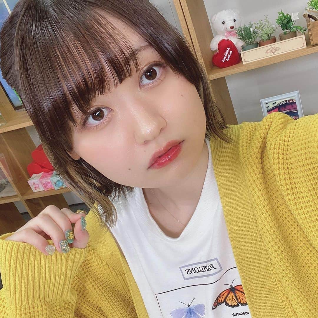 立花日菜さんのインスタグラム写真 - (立花日菜Instagram)「（先月の）ひまなっつ 🌻 ⠀ ⠀ ロケ2日目の日に着た衣装を着ました🦋💭 お菓子もたくさんもらえてほくほくだった〜〜 ⠀ まなつと話してるといつの間にか カメラあること忘れちゃう🥺 もうシーサイドのスタジオにもスタッフさんにも慣れて めちゃくちゃ  ⠀ ...ここまで下書きにあったんだけど もう何書こうと思ったか忘れちゃった🤧(笑) ⠀ 今日の放送が始まる前に先月の分を更新しなきゃ！ と思ってました🤧 ギリギリセーフ？ですか？ありがとう🙇🏻‍♀️ ⠀ ⠀ 今日も21時からよろしくお願いします🌻 今日はなに着よ〜〜〜🤧🤧」5月25日 8時57分 - 17.tachibana