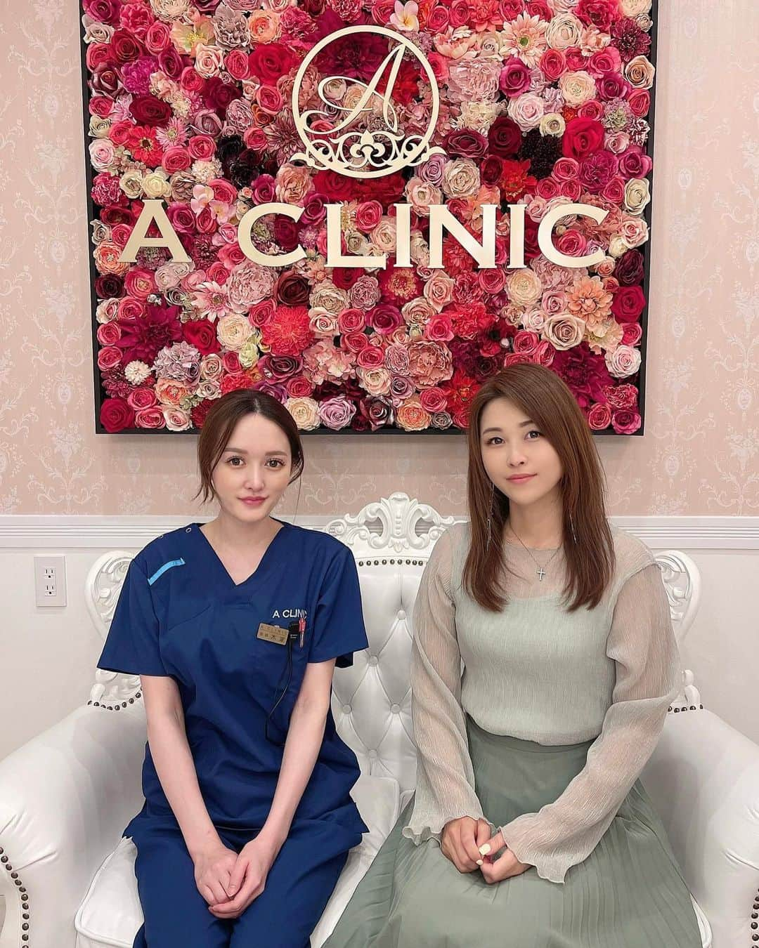 mikaさんのインスタグラム写真 - (mikaInstagram)「♥︎︎∗︎*ﾟ @aclinic_shinjuku で木家先生 @aclinic_kiya に “1day小顔脂肪吸引”の施術をしてもらって数日✨ ． まだダウンタイム中なハズのにすでに気になってたたるみや フェイスラインがスッキリしてて嬉しい💕 ． 凄い痛くて腫れるってイメージだったけど 心配だった痛みもなく腫れもほぼゼロ！ 多少のアザはメイクで隠れる程度だから問題なし🙆‍♀️ ． ． 友達にも痩せた？って言われて、喜んでる🙌 顔の悩みが解消されると綺麗でいようってモチベが爆上がりしてるよ💖 思っていたよりお手軽にできたので、 顔のお肉やたるみが気になってる人にお勧めします！ 目の下のふくらみとりとか気になるな♬ ． ． ． ． #aclinic #aクリニック #エークリニック #aclinic銀座 #aclinic横浜 #aclinic新宿 #美容外科 #美容皮膚科  #1day小顔脂肪吸引 #1day小顔 #脂肪吸引 #小顔 #美肌 #二重あご #フェイスライン  #糸リフト #aスレッド #顔痩せ #部分やせ #小顔整形 #小顔になりたい#横顔美人 #木家佑理子」5月25日 12時36分 - _mika.___