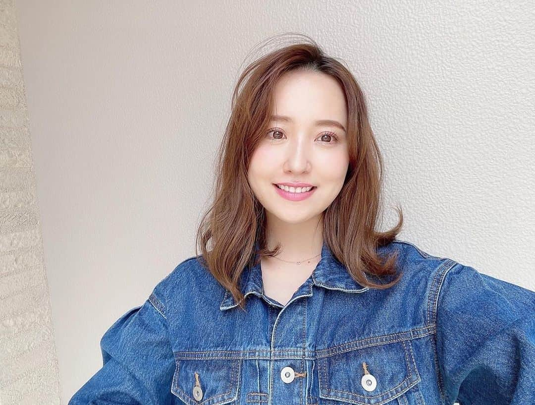 衛藤美彩さんのインスタグラム写真 - (衛藤美彩Instagram)「⁡ ⁡ ふと気づかないと、SNSの存在を忘れてる。 みなさんこんにちは、お元気ですか？ もう少し更新しないと忘れられそう。笑 ⁡ 昼寝してくれている間に 母はメイクして自撮りで遊んでみました Gジャンもう暑いね...🫠 ⁡」5月25日 12時55分 - misa_eto_official