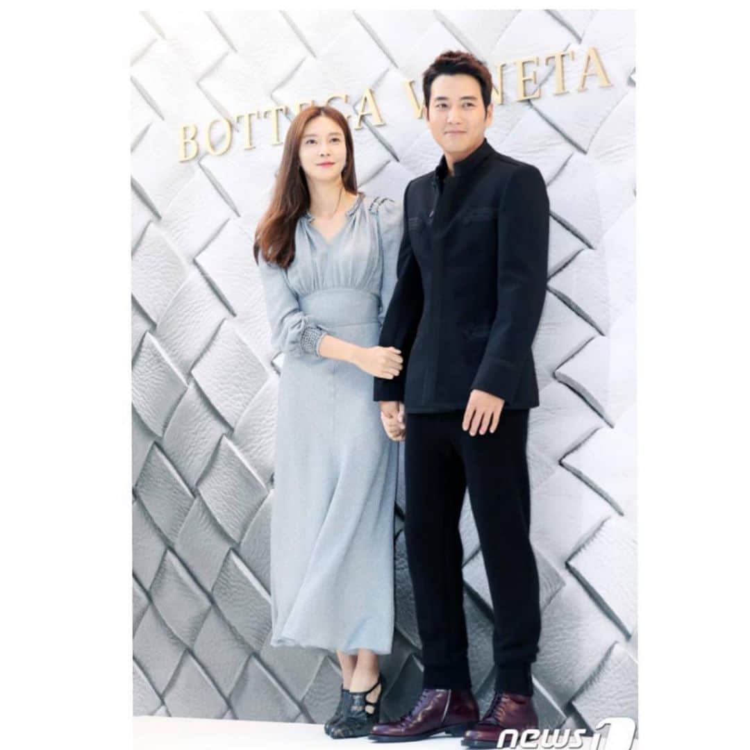 チャ・イェリョンさんのインスタグラム写真 - (チャ・イェリョンInstagram)「5월25일 오늘은 우리의 결혼기념일💕 @uks0718_  한결같은 내편 고맙고 사랑해 앞으로도 행복하자 우리…💓💓💓」5月25日 13時14分 - chayeryun