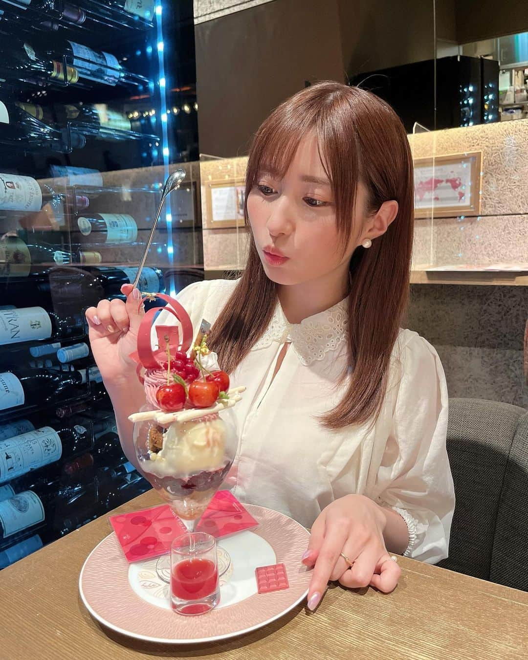 成瀬心美さんのインスタグラム写真 - (成瀬心美Instagram)「🍒  とてもおいしかったパフェ♡  さくらんぼの時期に なってきて 幸せです☺️  この後みっちり ジムでしごかれました😀 ありがとうございます！！  #parfait #Cherry #sweets #🍒 #パフェ」5月25日 19時28分 - coco3ndazo