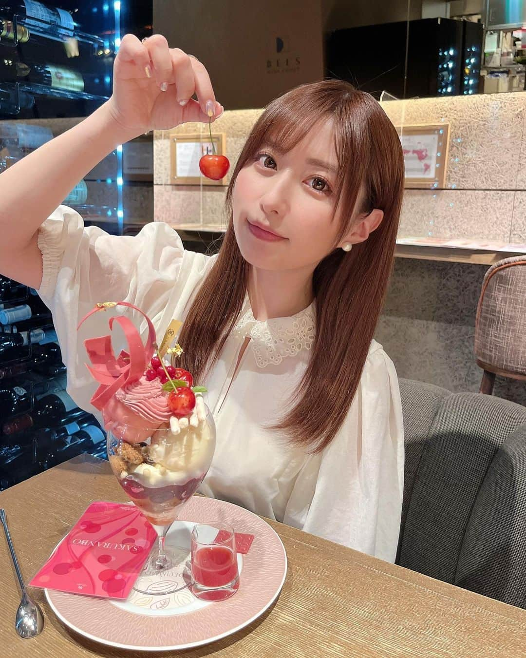 成瀬心美さんのインスタグラム写真 - (成瀬心美Instagram)「🍒  とてもおいしかったパフェ♡  さくらんぼの時期に なってきて 幸せです☺️  この後みっちり ジムでしごかれました😀 ありがとうございます！！  #parfait #Cherry #sweets #🍒 #パフェ」5月25日 19時28分 - coco3ndazo