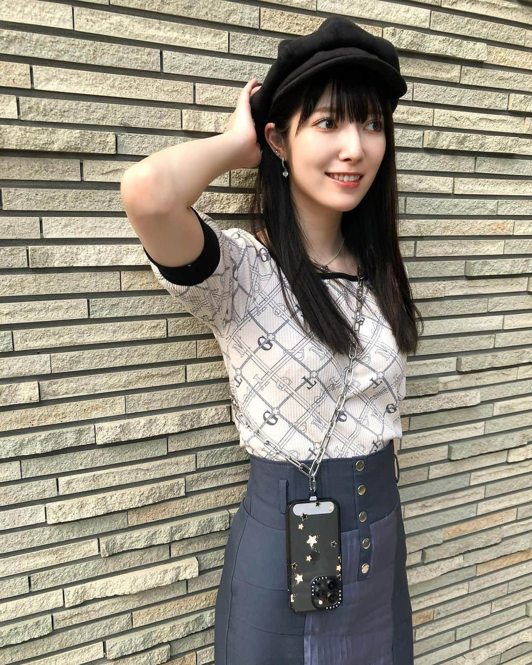 日下部美愛さんのインスタグラム写真 - (日下部美愛Instagram)「最近暑すぎない？？ もはや夏だよね？ 私は暑がりなので半袖で最近は過ごしております 私の嫌いな夏が近づいてくる〜、憂鬱⁡ ⁡ iPhone落としすぎて保護フィルムバキバキになっちゃうからぶら下げることにしました⁡  @CASETiFY @CASETiFY_jp #CASETiFY #ShowYourColors #pr #photo #japan #model #me #hair #fashion #selfie #makeup  #followme #instagood #camera #instadaily #dailylook #사진 #데일리  #데일리 #셀카 #메이크업 #아이돌 #일본 #일본여자」5月25日 19時42分 - miakusakabe_official