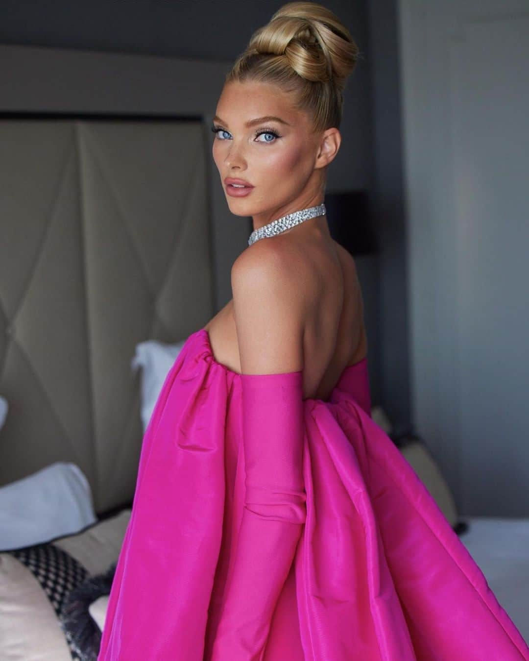 エルザ・ホスクさんのインスタグラム写真 - (エルザ・ホスクInstagram)「A girls best friend…💕💎  One of my favorite looks I’ve ever worn thank you so much @messikajewelry @maisonvalentino   #messikarockscannes」5月26日 7時02分 - hoskelsa