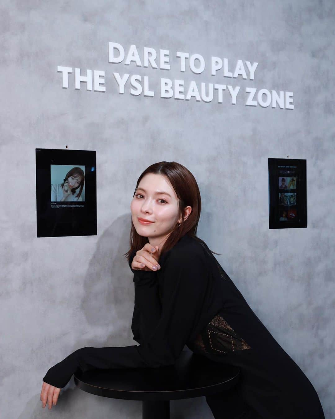 八木アリサさんのインスタグラム写真 - (八木アリサInstagram)「YSLBEAUTY ZONE  Isetan Shinjuku  The Stage Exclusive session🥀  伊勢丹新宿店 本館1階5月31日まで開催中のイベント  私的上半期ベストファンデーション、 "オールアワーズ リキッド"が先行発売中☺️ カバー力がありながらしっかり透明感も演出してくれる、 そして　これからの季節さらに頼もしい "トリプルプルーフ"なのです。✨  他にも大好きなキャンディグレーズから限定色発売、  使用後のお肌が艶々に映え、かつパッケージが可愛すぎるピンクのクッションファンデも。🥺🤍  ぜひチェックしてみてね☺️  #PUSHTHEBOUNDARIES  #YSLBEAUTYZONE #オールアワーズリキッド ※撮影時のみマスクを外しています。」5月26日 11時40分 - alilouss