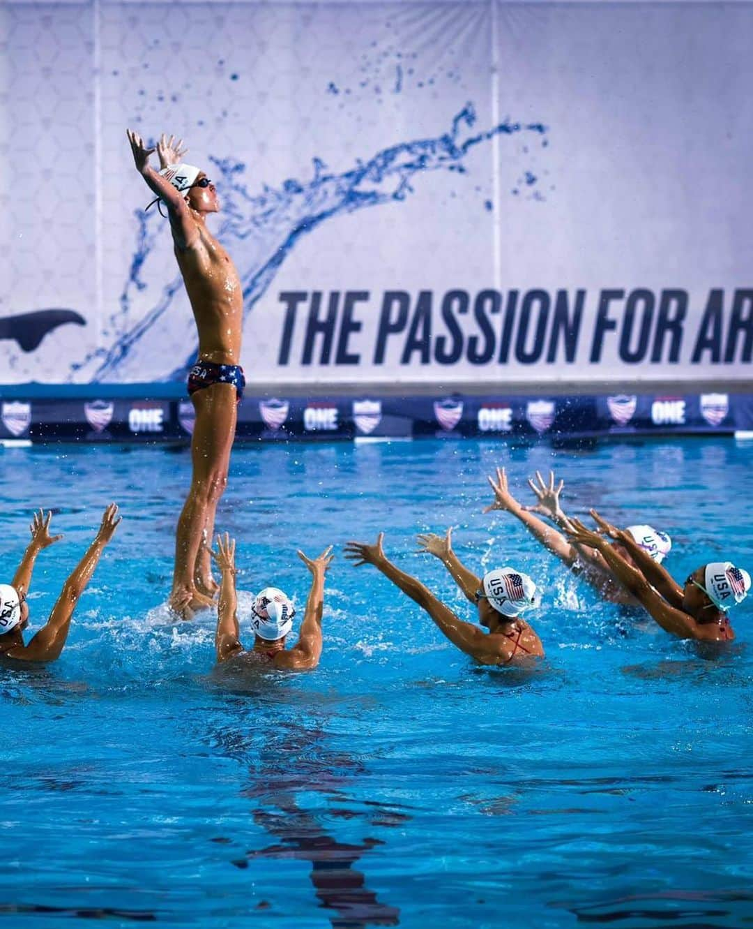 アンドレア・フエンテスさんのインスタグラム写真 - (アンドレア・フエンテスInstagram)「It feels weird to think about @_kgaudet_ not able to swim the highlight at the next World Championships.   I’m so happy FINA allowed male participation in some team routines for the World Series. Thank you so much for making this step. The first moment we asked about it, we didn’t doubt that Kenny will swim in. We swam with him and everybody now agrees that it gives so much to the sport.   I wanted to share I really hope that @fina1908 includes males in the highlight and combo routines for the next cycle at the World Championships too. I would love to see males included in the other team routines as well. Other sports are including mixed events in the Olympics and I really think our sport needs it too.   To think about so much gender separation doesn’t feel right anymore. It makes me feel retained to the past. I think sports, and society in general, are now starting to go in another direction. A place where gender is not so important but teams made by just people, are.   Now that rules are going to change for the next 4 years and a congress is about to happen, I want to say out loud that I vote for males included in team routines in all competitions. Olympics included. A good start could be a maximum of males per team. Like is now in highlight (maximum 2 males). Positives for the ones who don’t see it: The sport would grow exponentially and evolve in a way that would bring way more popularity. Win win!」5月26日 15時31分 - andreafuentes83