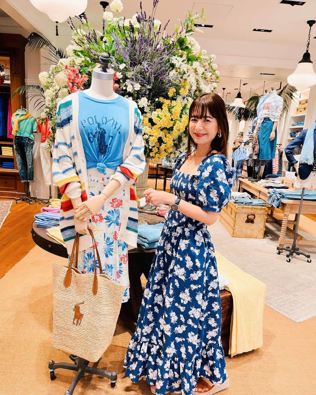 スザンヌさんのインスタグラム写真 - (スザンヌInstagram)「ららぽーと福岡にラルフローレンの店舗がOPEN☺️💕  レディース、メンズ、キッズのお洋服はもちろん！可愛いくて明るい気持ちになれてウキウキするんだけど（わたしが着てるワンピースも今期のラルフローレン👗かわいすぎで秒速ゲット🙆‍♀️）  アパレル意外にも ラルフローレンホームもあるの🛏💕  憧れブランドの寝具やルームウェア、クッションカバーに、ブランケット、タオル、ディフューザーも最高に癒しの香りでプレゼント🎁にも最適♡  わたしは悩みに悩んで ふわふわガーゼのブランケットと タオル生地のブランケットの２つを連れ帰りました🤤 サイズ感も素材も最高〜 お家にもおでかけようにもたくさん使おう♡  撮影時のみマスクを外しました。  #ポロラルフローレン#POLORALPHLAUREN #RALPHLAURENHOME #ららぽーと福岡#PR」5月26日 17時26分 - suzanneeee1028