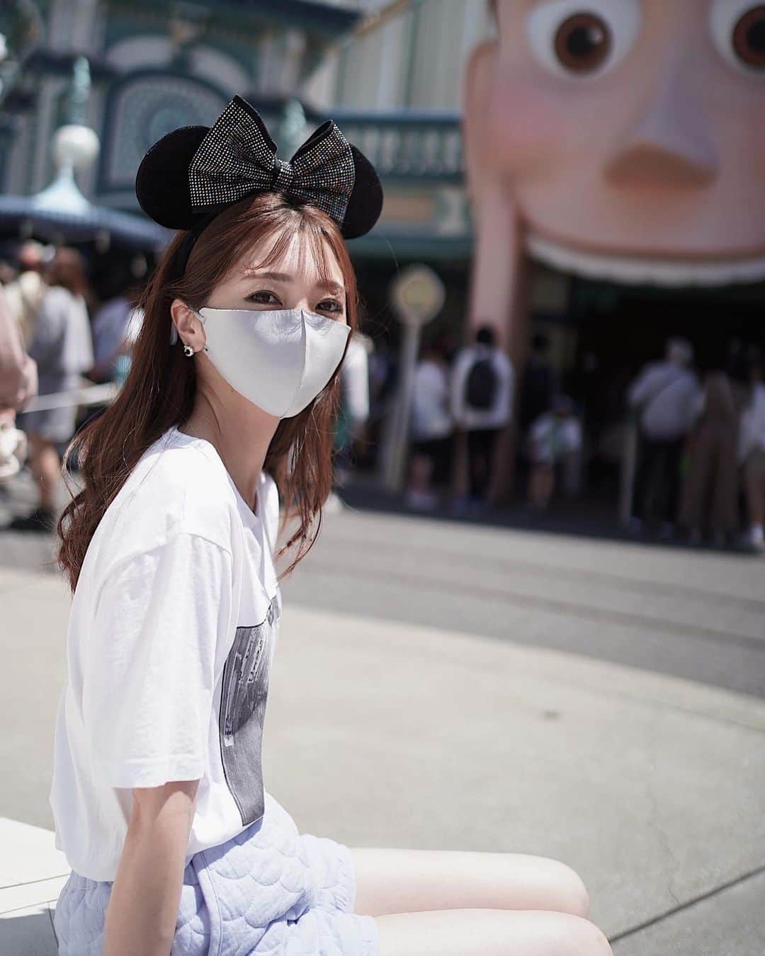 喜田彩子さんのインスタグラム写真 - (喜田彩子Instagram)「＼Disney sea コーデ🐭⛴💞／ #ayacoordinate ⁡ ⁡ お昼間はTシャツくらいの気温でしたが 朝晩はやっぱり羽織が必要でした♡♡ キルティングで軽くてシワも気にせずとってもよかったです！ ⁡ ⁡ SET UP... @zarakids  T-SHIRT... @agnesb_officiel  BOOTS... @maisonvalentino  BAG... @longchamp  ⁡ ⁡ ⁡ ⁡ #disney #disneysea #disneyland #disneylife #disneyworld #disneygram #disneycode #ディズニー #ディズニーシー #ディズニーランド #ディズニーリゾート #ディズニー写真部 #ディズニーカチューシャ #ディズニーコーデ #도쿄 #도쿄디즈니랜드 #도쿄디즈니씨 #디즈니랜드 #디즈니패션 #디즈니 #데일리룩 #코디스타그램 #악세사리 #오늘뭐입지 #좋아요 #156センチコーデ  #セットアップ #sサイズコーデ」5月27日 8時31分 - ayacokida