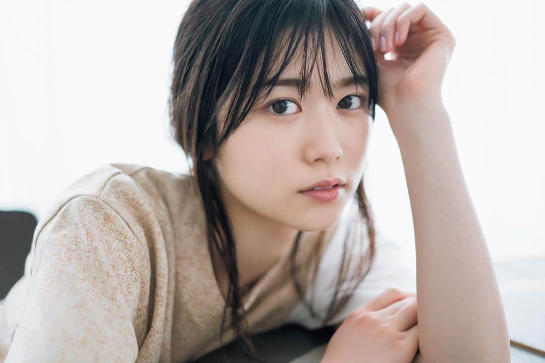 週刊少年マガジンさんのインスタグラム写真 - (週刊少年マガジンInstagram)「2022年5月25日（水）発売の、「#週刊少年マガジン 」26号に、女優・モデル・バラエティーなど多彩に活躍中、「#日向坂46 」の#丹生明里 さん、#渡邉美穂 さん、#金村美玖 さんが登場！  6月1日に発売する最新シングル『僕なんか』での活動をもって卒業を発表した “#べみほ ” こと渡邉美穂さんと、全員2期生＋同じ埼玉県出身メンバーとしてグループの中でも随一に仲のいい金村美玖さん、丹生明里さんの3人を撮り下ろし✨  -----  撮影 / YOROKOBI スタイリング / 優哉 ヘアメイク / 遠山祐紀 / 宇賀持萌 / 渋谷絵里奈 デザイン / 坂上和也（banjo）」5月27日 15時24分 - shonenmagazine.kousiki