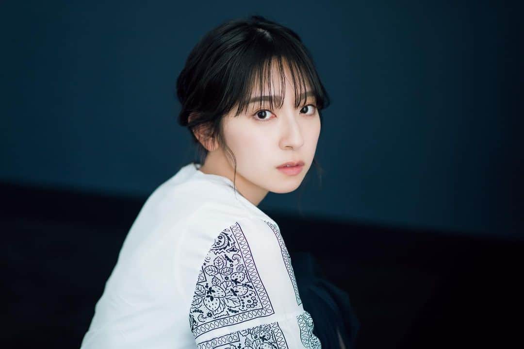 週刊少年マガジンさんのインスタグラム写真 - (週刊少年マガジンInstagram)「2022年5月25日（水）発売の、「#週刊少年マガジン 」26号に、女優・モデル・バラエティーなど多彩に活躍中、「#日向坂46 」の#丹生明里 さん、#渡邉美穂 さん、#金村美玖 さんが登場！  6月1日に発売する最新シングル『僕なんか』での活動をもって卒業を発表した “#べみほ ” こと渡邉美穂さんと、全員2期生＋同じ埼玉県出身メンバーとしてグループの中でも随一に仲のいい金村美玖さん、丹生明里さんの3人を撮り下ろし✨  -----  撮影 / YOROKOBI スタイリング / 優哉 ヘアメイク / 遠山祐紀 / 宇賀持萌 / 渋谷絵里奈 デザイン / 坂上和也（banjo）」5月27日 15時24分 - shonenmagazine.kousiki