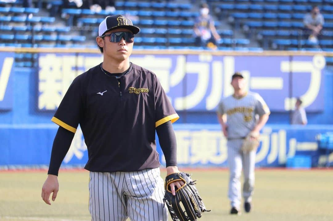 阪神タイガースさんのインスタグラム写真 - (阪神タイガースInstagram)「5月27日ロッテ戦、本日の試合前練習の様子です！ #熊谷敬宥 選手 #近本光司 選手 #佐藤輝明 選手 #島田海吏 選手 #髙山俊 選手 #長坂拳弥 選手 #大山悠輔 選手 #山本泰寛 選手 #片山雄哉 選手 #小野寺暖 選手 #阪神タイガース  #イチにカケル！」5月27日 17時42分 - hanshintigers_official