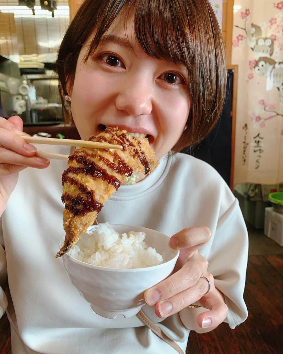 矢端名結さんのインスタグラム写真 - (矢端名結Instagram)「全ての食材と料理長に拍手👏  #真鶴に行ったらぜひ #金目煮付け定食 #金目鯛　#サバフライ #港って素敵」5月27日 17時57分 - miyu_yabata