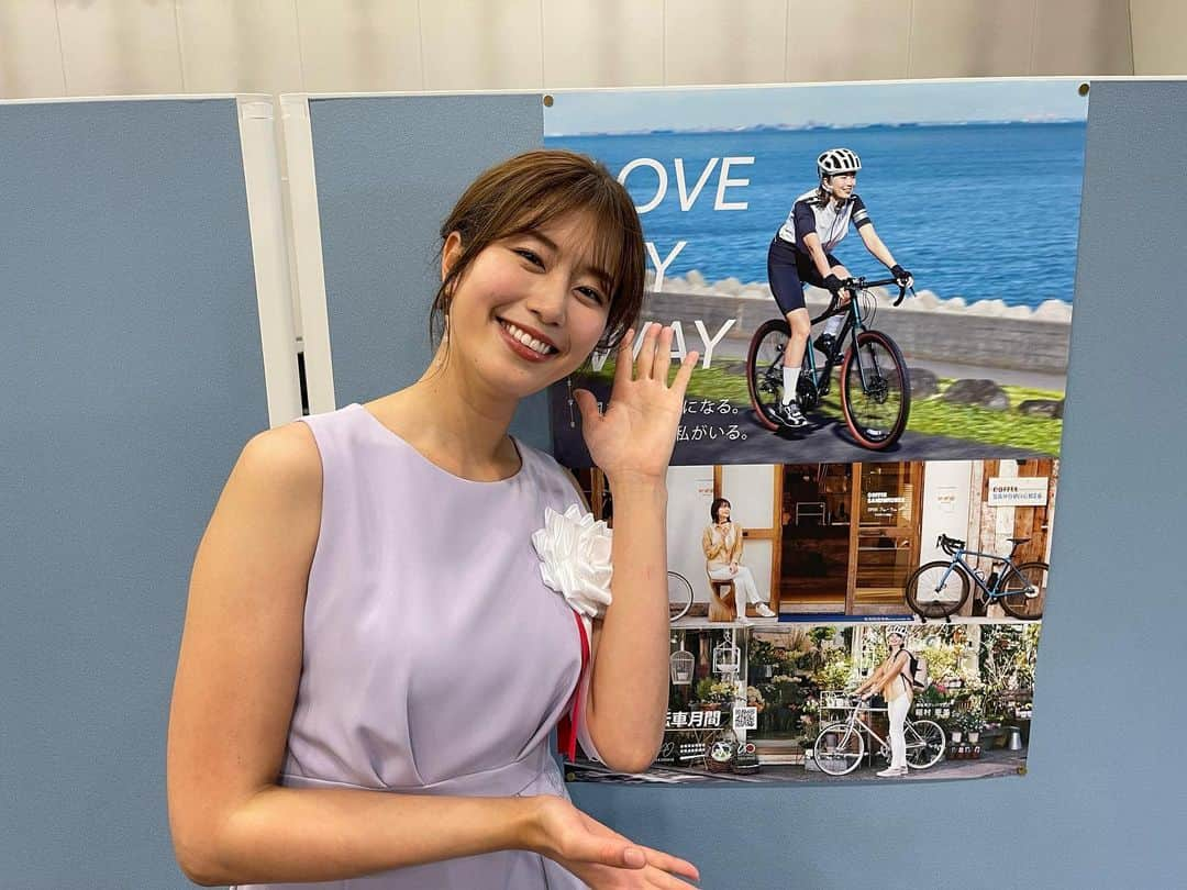 稲村亜美さんのインスタグラム写真 - (稲村亜美Instagram)「本日は自転車活用推進功績者表彰 「自転車通勤推進企業」宣言プロジェクト　「優良企業」認定合同表彰式でした😊 今回も司会進行という大役を務めさせていただき光栄でした🙏🙏🙏 至らぬ点もたくさんありましたが、ますます私も自転車アンバサダーとしてたくさんの方に自転車の素晴らしさを伝えていけたらと思います😊  改めまして 受賞された皆様おめでとうございました！  #自転車アンバサダー  衣装は  dress @aimer_dress shoes @madras_shoes_official accessory @naturali_jewelry でした！」5月27日 18時50分 - inamura_ami