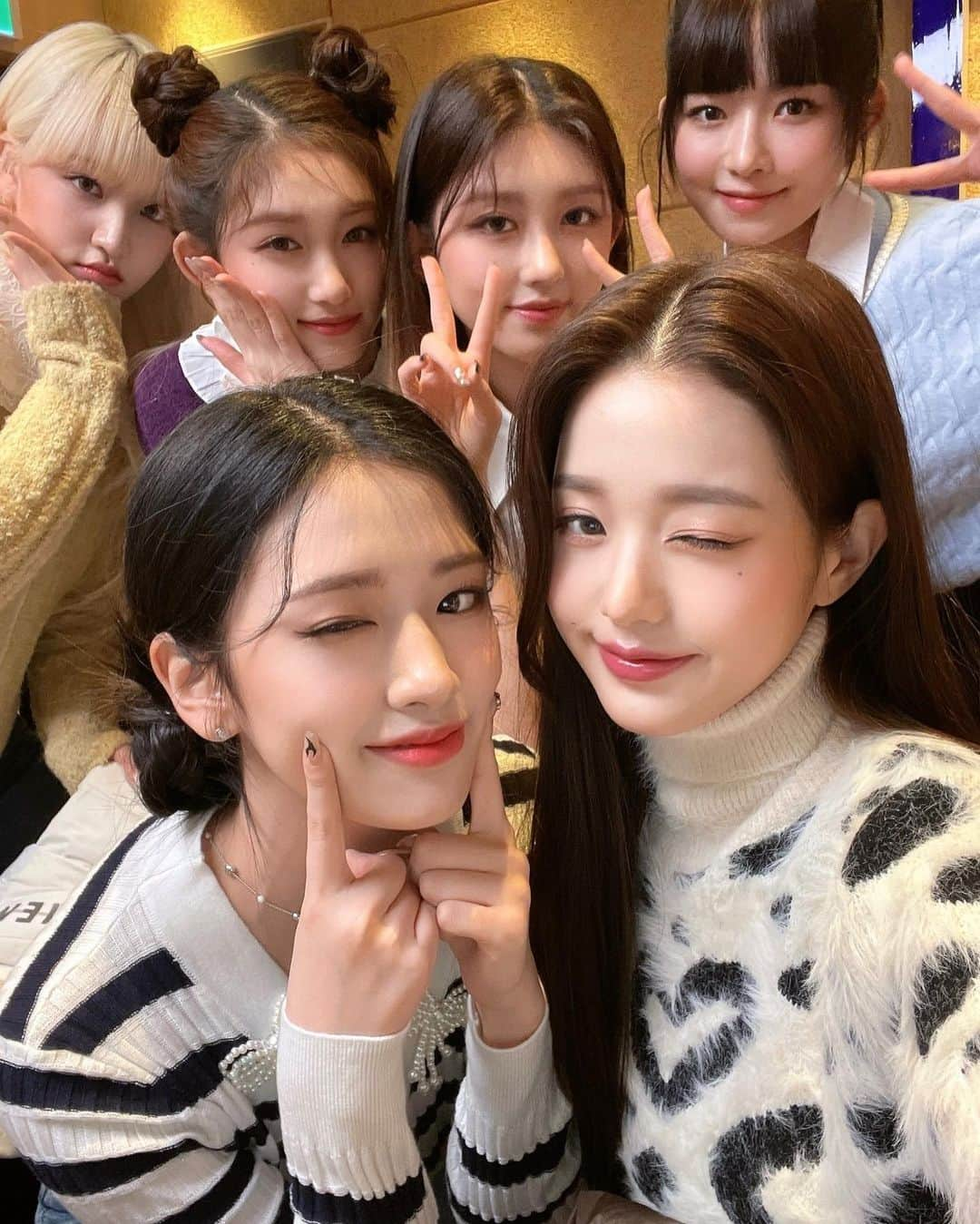 チャン・ウォニョンさんのインスタグラム写真 - (チャン・ウォニョンInstagram)「OT6 🥰  #IVE #JANGWONYOUNG #WONYOUNG #LOVEDIVE #아이브 #장원영 #원영」5月27日 19時46分 - wonyoung__ive