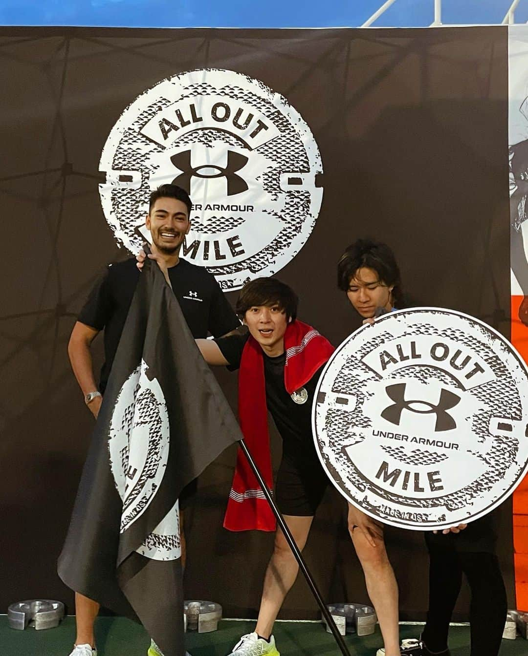 石倉ノアさんのインスタグラム写真 - (石倉ノアInstagram)「UA AllOut Mile .. . UAのイベントで1600mのタイムトライヤルしてきました🏃‍♂️ 過酷すぎたけど楽しかった！ちゃんと走ろう笑笑 タイムは覚えていません。😂 . .. @underarmourjp  #アンダーアーマー #uaalloutmile」5月27日 21時03分 - zeppelin.noah