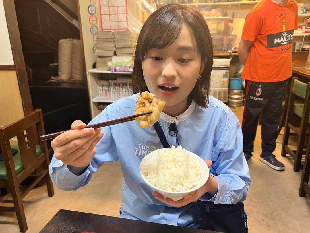 篠原梨菜さんのインスタグラム写真 - (篠原梨菜Instagram)「#朝5時の美味time きのうは東京・大田区 大田市場の中にある中華料理店 香楽園から！ 24時間営業。ボリューム満点の料理！ 市場で働く皆さんの胃袋を支えます！ 1番人気の揚げ豚肉の甘酢がけを😋 ジューシーながら甘酢のさっぱりとした後味！ご飯が進むコク深い味わいです😍 今日はこれから　土曜朝6時木梨の会。😍 #早朝グルメ #thetime_tbs #大田市場 #香楽園 #中華 #24時間営業 #揚げ豚肉の甘酢がけ #tbs」5月28日 5時54分 - shinorinatbs