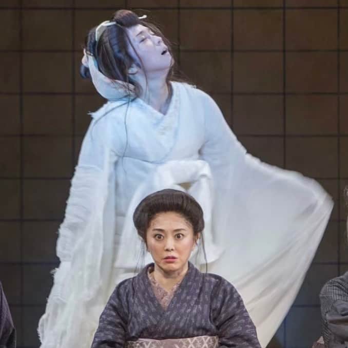 若村麻由美さんのインスタグラム写真 若村麻由美instagram「 ️おばんです〜👻と、お盆に帰ってくる花蛍さん👻 アタシの大好きなお 