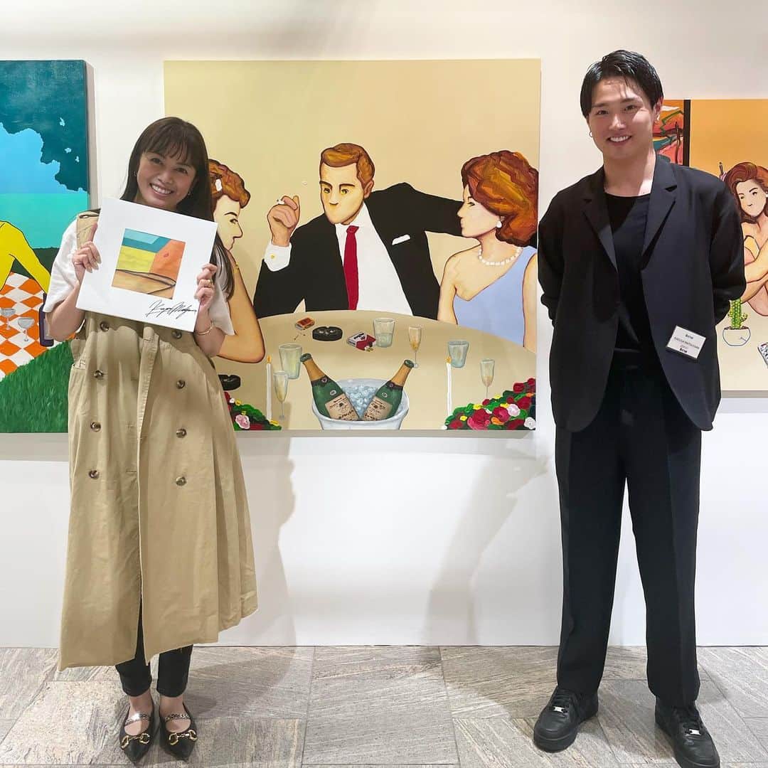 中林美和さんのインスタグラム写真 - (中林美和Instagram)「初日に伺うことができた KAZUSA MATSUYAMAさんの個展、 “escapism”。  細かいモチーフや、 KAZUSAさんの筆使いを想像しながら 作品を見るのが毎回すごく楽しい！ 限定発売されているスカーフも無事に買えて嬉しいな☺️ 5/31まで新宿伊勢丹2階で開催中です♪  #kazusamatsuyama#escapism#art @kazusamatsuyama」5月28日 13時07分 - miwanakabayashi