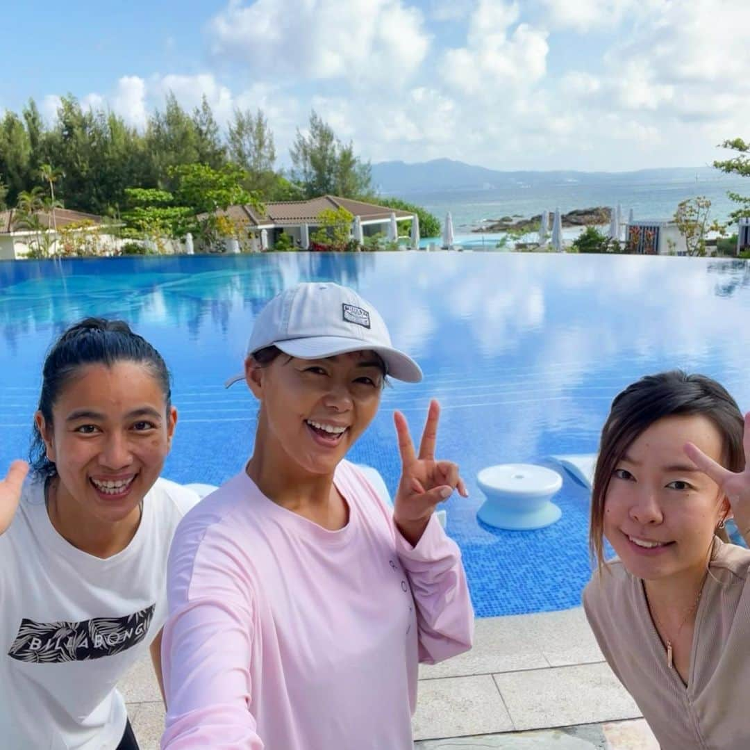 田中律子さんのインスタグラム写真 - (田中律子Instagram)「ハレクラニ沖縄 @halekulani_okinawa   田中律子監修ハレクラニサップヨガ🏄‍♀️6月のレッスンのお知らせ🌴毎週金土日で宿泊者の方限定でサップヨガレッスン開催🏄‍♀️ 朝7時30分ロビー集合 7時45〜8時30分レッスン🏄‍♀️  6/3(金)RITSUKO 6/4(土)RITSUKO 6/5(日)ATSUMI @kiranah_yoga_atsumi   6/10(金)AYAKA @hygge_yoga_life_okinawa  6/11(土)MIZUKI @miimizuki  6/12(日)ATSUMI  6/17(金)AYAKA  6/18(土)NATSUKI @natsu_gram  6/19(日)ATSUMI  6/24(金)NATSUKI 6/25(土)RITSUKO 6/26(日)ATSUMI  全員日本サップヨガ協会の @japansupyogaassociation  インストラクターがレッスンを担当🏄‍♀️しっかりと研修も行い安全に楽しいレッスンを行ってます🌴🌞  いよいよシーズンイン🌞ハレクラニ沖縄にステイしてこのオーキッドプール貸切で朝からサップヨガレッスンを満喫しませんかー🏄‍♀️  #okinawa  #okinawalife  #beachlife  #halekulaniokinawa  #supyoga  #宿泊者限定 #田中律子監修ハレクラニサップヨガ  #日本サップヨガ協会」5月28日 13時41分 - ri2kotanaka