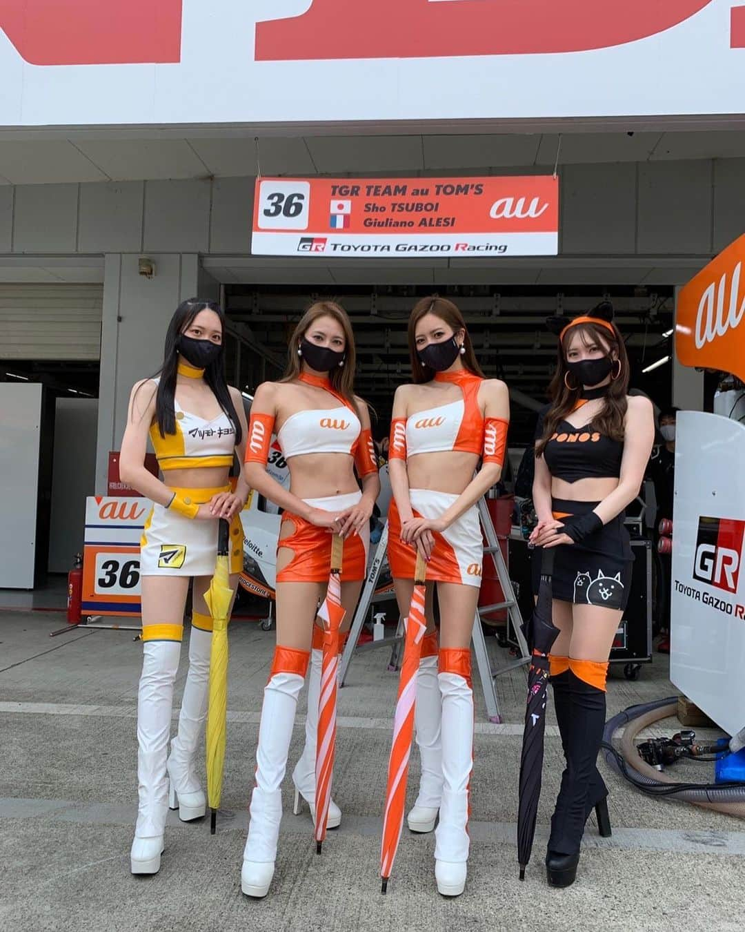 近藤みやびさんのインスタグラム写真 - (近藤みやびInstagram)「SUPER GT 鈴鹿予選  36号車TGR TEAM au TOM'Sは予選8番手でした！  明日はかなーり暑くなるみたいなので体調崩さないように沢山の応援よろしくお願いします📣  明日のグリッドボードは私が担当して、 フラッグガールはかこちゃん🚩  #supergt #鈴鹿 #サーキット #近藤みやび #みやび脚 #レースクイーンオブザイヤー #レースクイーン #au」5月28日 19時34分 - miyabiiiii_kondooooo