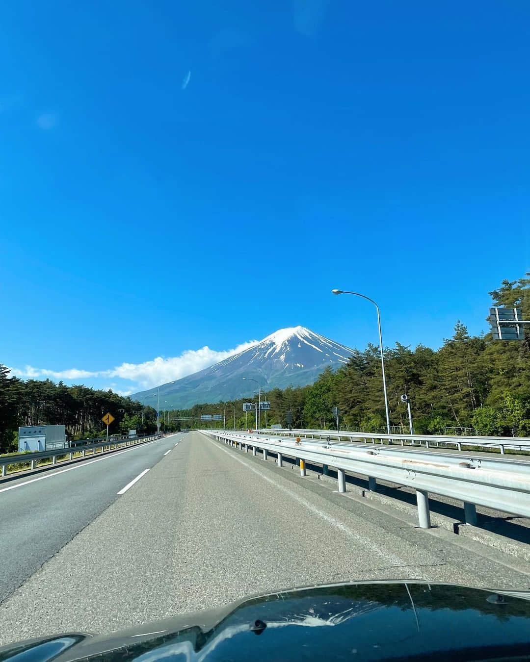 狩野舞子さんのインスタグラム写真 - (狩野舞子Instagram)「・ 今日はずーっと富士山と一緒だった🗻 やっぱりなんかパワーもらえる気がする！ 偉大だぜ！富士山！いや、富士様！！！ ・ #富士山 #mtfuji  #🗻」5月28日 20時45分 - kanochan715