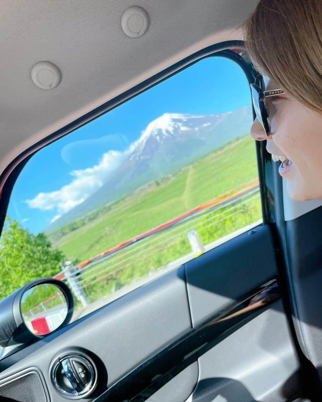 狩野舞子さんのインスタグラム写真 - (狩野舞子Instagram)「・ 今日はずーっと富士山と一緒だった🗻 やっぱりなんかパワーもらえる気がする！ 偉大だぜ！富士山！いや、富士様！！！ ・ #富士山 #mtfuji  #🗻」5月28日 20時45分 - kanochan715