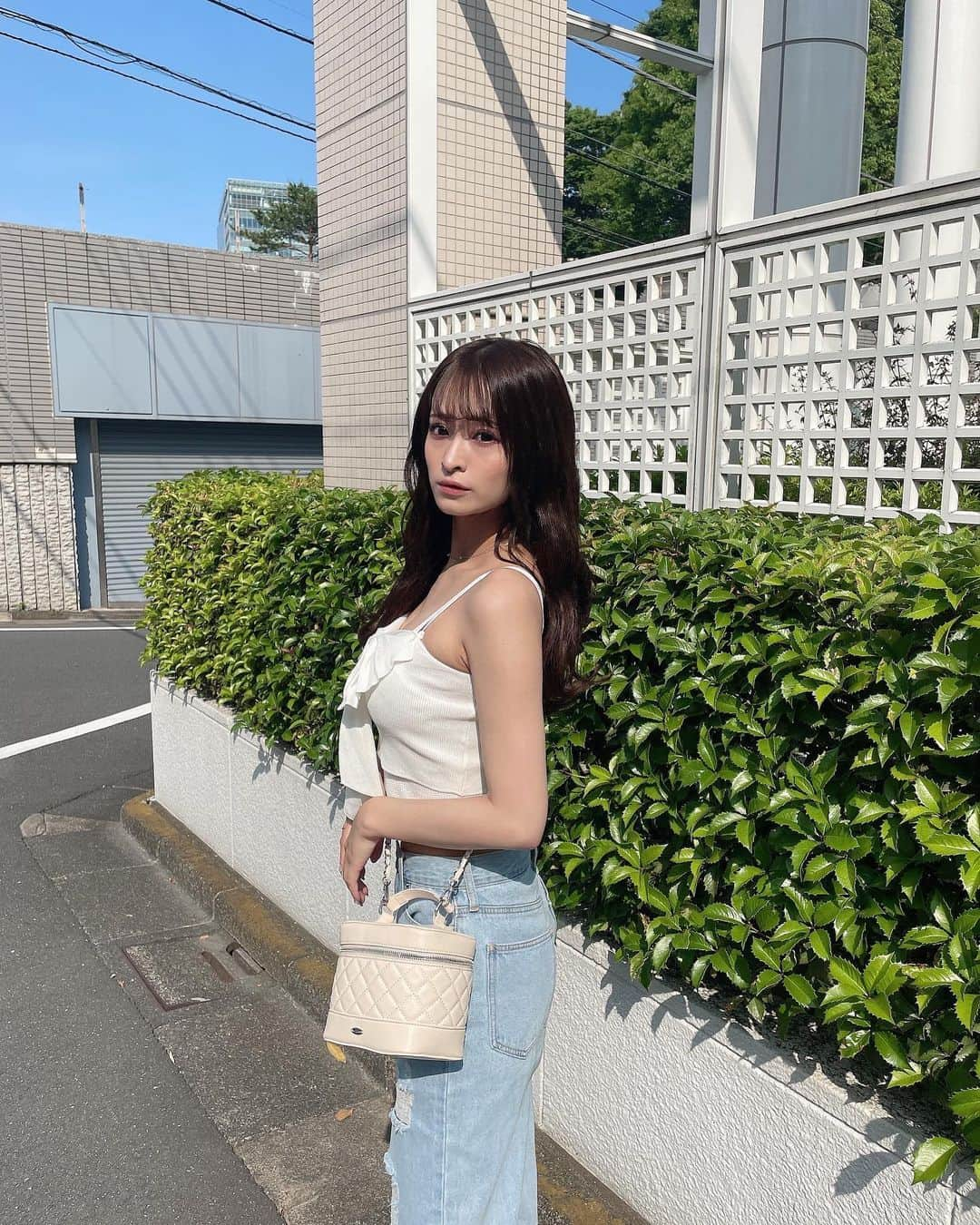 清水里香さんのインスタグラム写真 - (清水里香Instagram)「⁡ ⁡ 太陽サンサン🌞🤍 ⁡ ⁡ ⁡ ⁡」5月28日 21時06分 - partyyy_chu