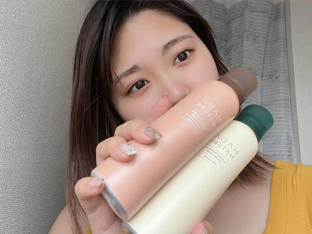 中村水月さんのインスタグラム写真 - (中村水月Instagram)「夏のように暑かったり雨降って寒かったりで大変ですが皆さんお元気ですか。 私は未だ花粉症💭💭  最近使ってるクレンジング、使ったあと肌もちもちだった最高。 クレンジング難民の方是非🥺  @hadanature_official  ＃肌ナチュール #hadanature #炭酸ホットクレンジング #炭酸クレンジング #摩擦レスクレンジング #こすらないクレンジング #肌専用クレンジング #ca1cc18」5月28日 21時11分 - n___mm____n