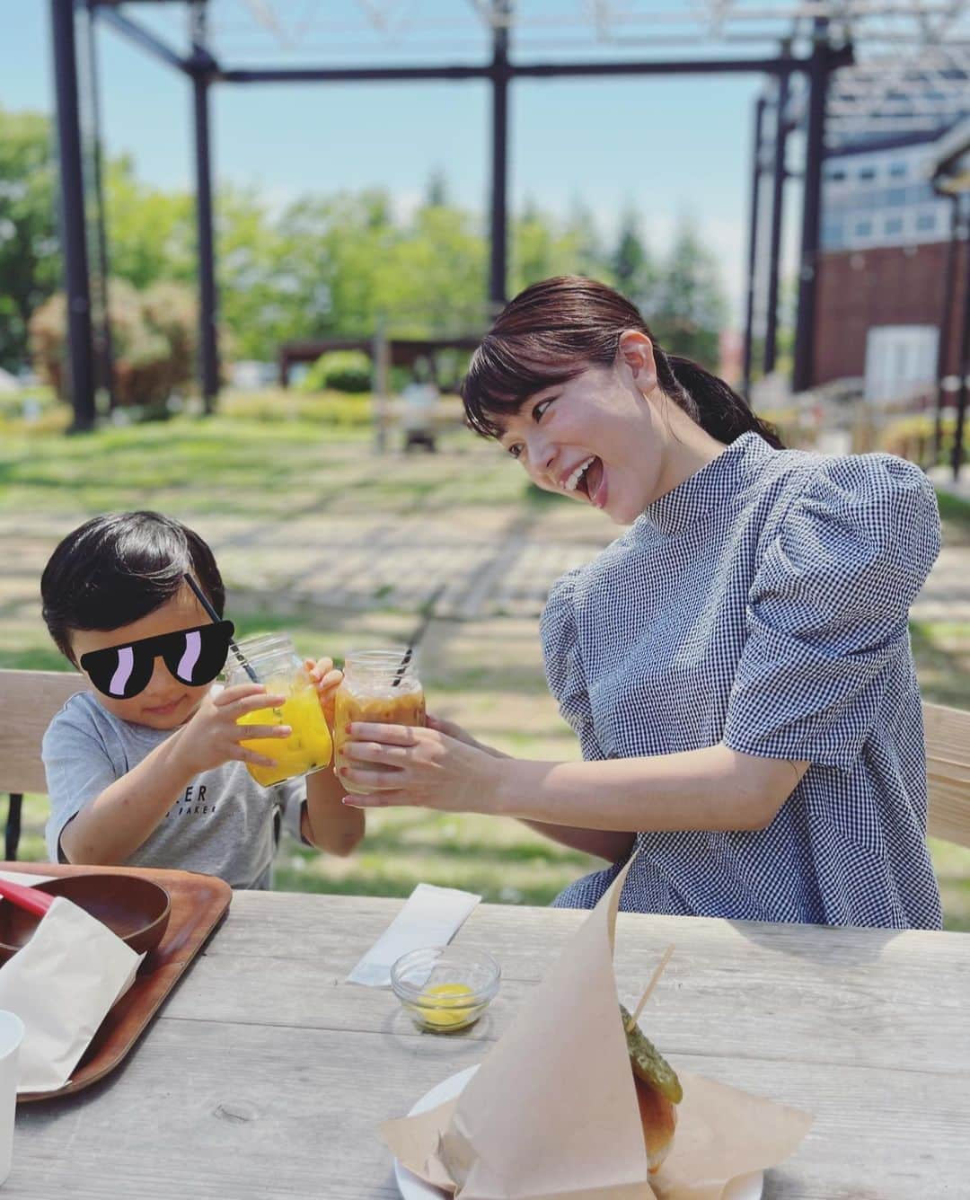 本田朋子さんのインスタグラム写真 - (本田朋子Instagram)「館林で用があったので、寄り道🍔🥤 群馬には素敵な公園がたくさんありますね。 水遊びできるスポットも開拓してみたいです！  #群馬 #太田  #館林 #3歳 #男の子ママ  #本田朋子のweekly献立」5月28日 22時50分 - tomoko_honda_official_phonics