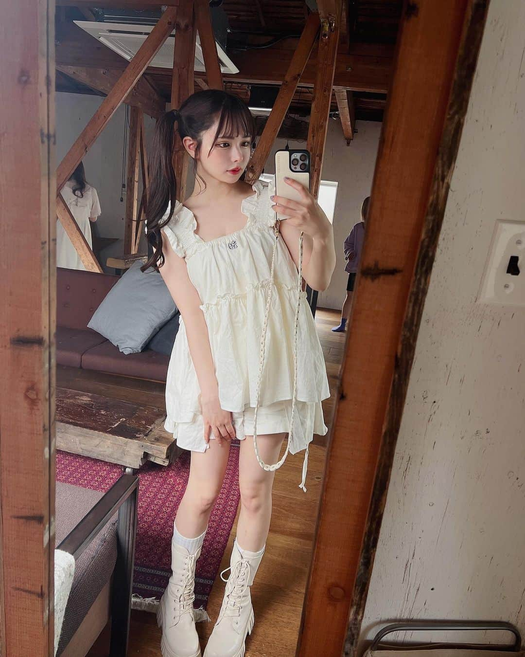 日向すずさんのインスタグラム写真 - (日向すずInstagram)「この服だいすきかて𖦹‎.𖦹‎⸝⸝⸝♡  実はこのキャミいろちでピンクも買った、大正解すぎる🫶  あと、なんとかステージ立つまでに、と思い大嫌いなダイエットして痩せたので褒めて欲しい（っ ‘ ᵕ ‘ ｃ）ﾀｲｷｯｯ💖  #ダイエット #ダイエット記録 #脚痩せ #夏コーデ #キャミソール #キャミコーデ」5月29日 2時45分 - osuzudashi_